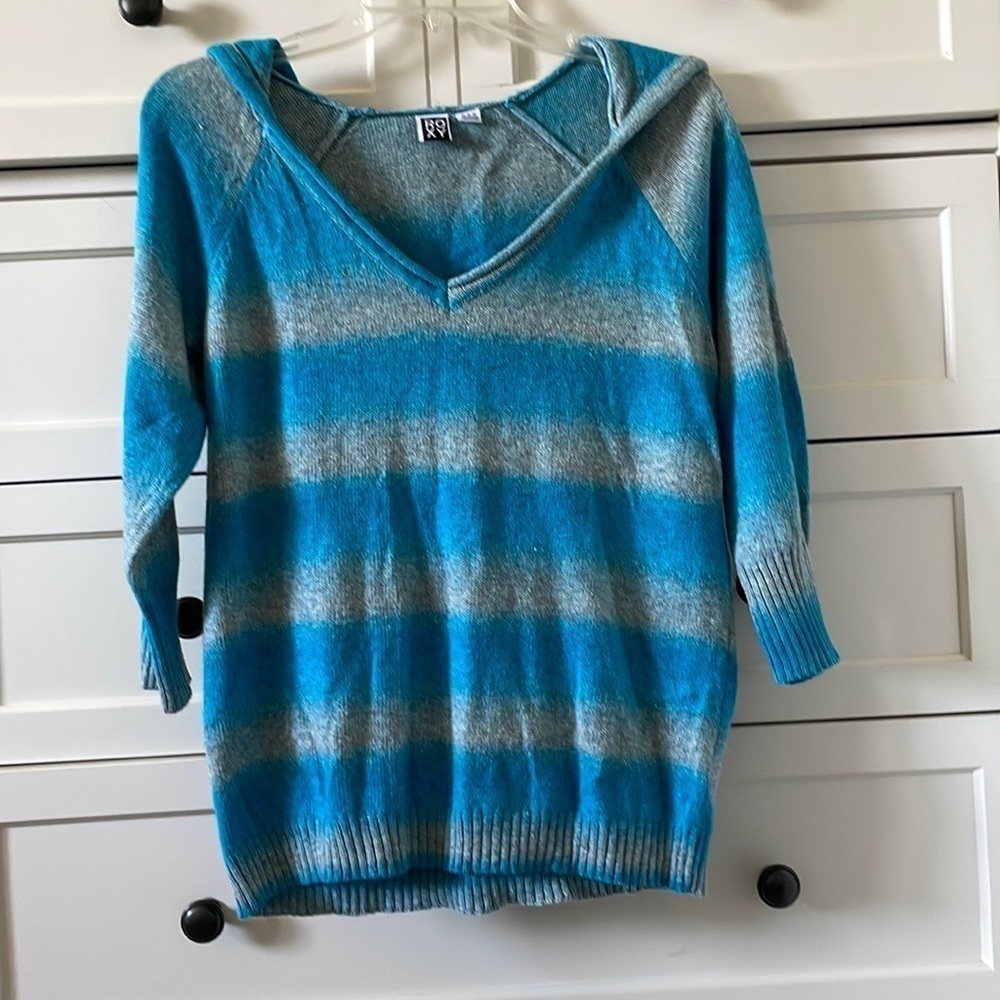 NWT Roxy Riding High Blue & Gray Hooded Sweater w/ 3/4 Length Sleeves - Medium